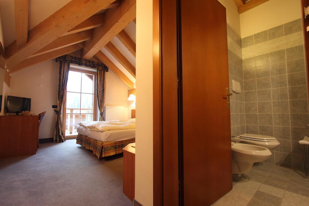 Garni Stellune Cavalese Habitación foto
